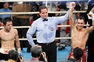 Cazares defiende con éxito título Súper Mosca de la AMB