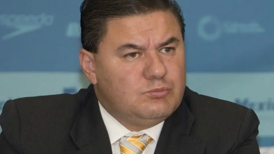 Jesús Mena invita a trabajar por el deporte