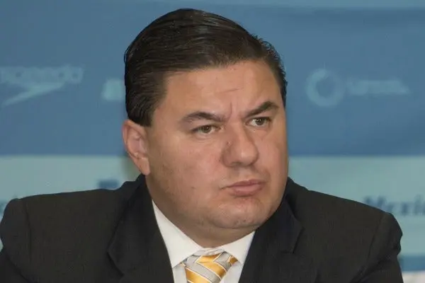 Jesús Mena invita a trabajar por el deporte