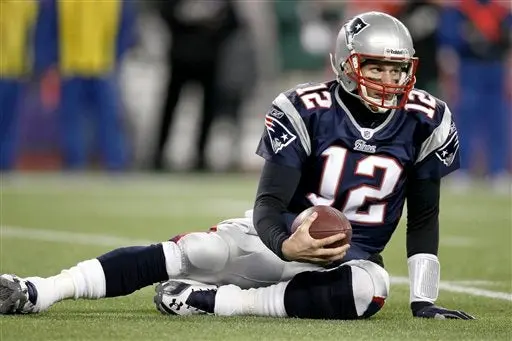 Operan a Brady del pie derecho y se perderá el Pro Bowl