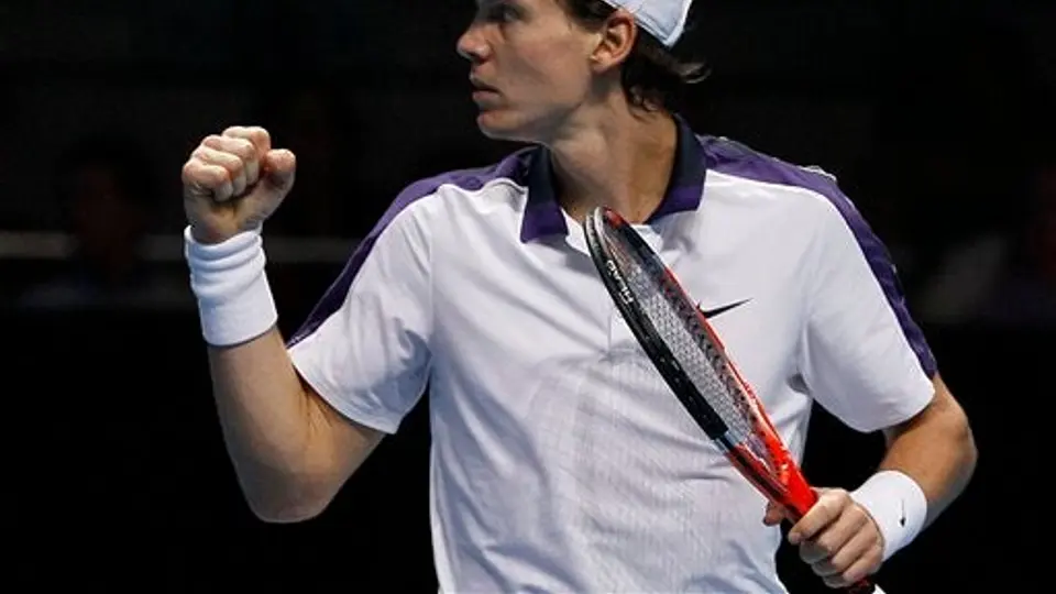 Berdych se impone a Roddick en dos sets y va contra Nadal