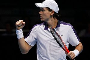 Berdych se impone a Roddick en dos sets y va contra Nadal