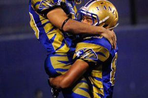 Tigres intermedia aplasta a Potros Salvajes