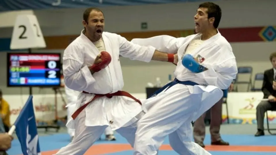 Karateca Alberto Ramírez avanza a semifinales