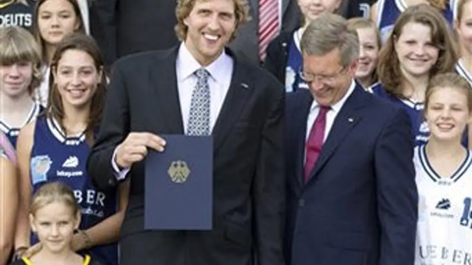Nowitzki recibe reconocimiento en Alemania