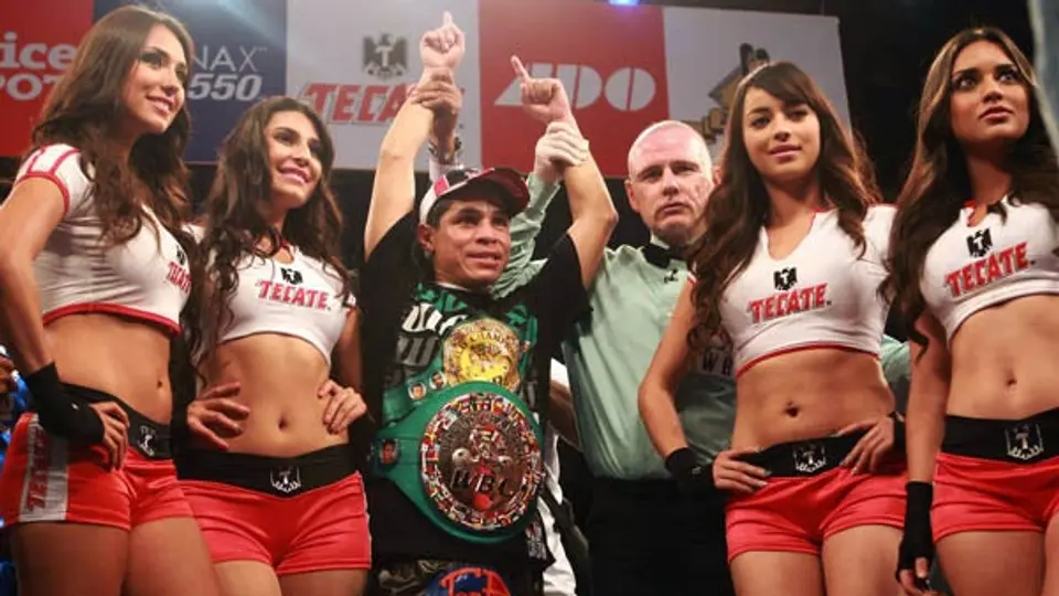 Édgar Sosa noquea al 'Archi' Solís en el segundo round