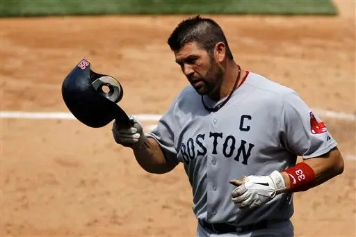 Medias Rojas derrota a Filis con jonrones de Varitek