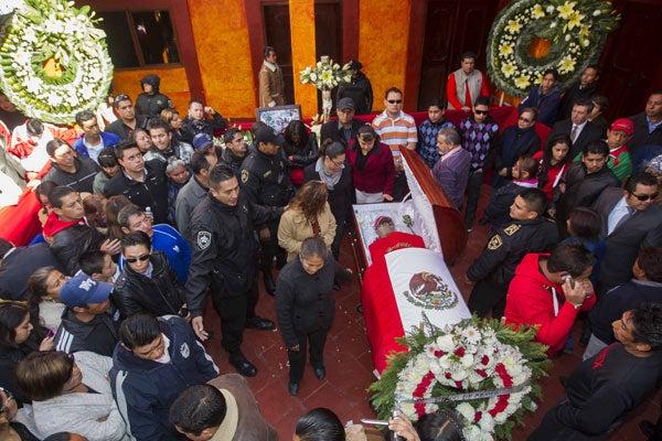 Asistieron miles de personas a la misa de cuerpo presente | RICARDO FLORES