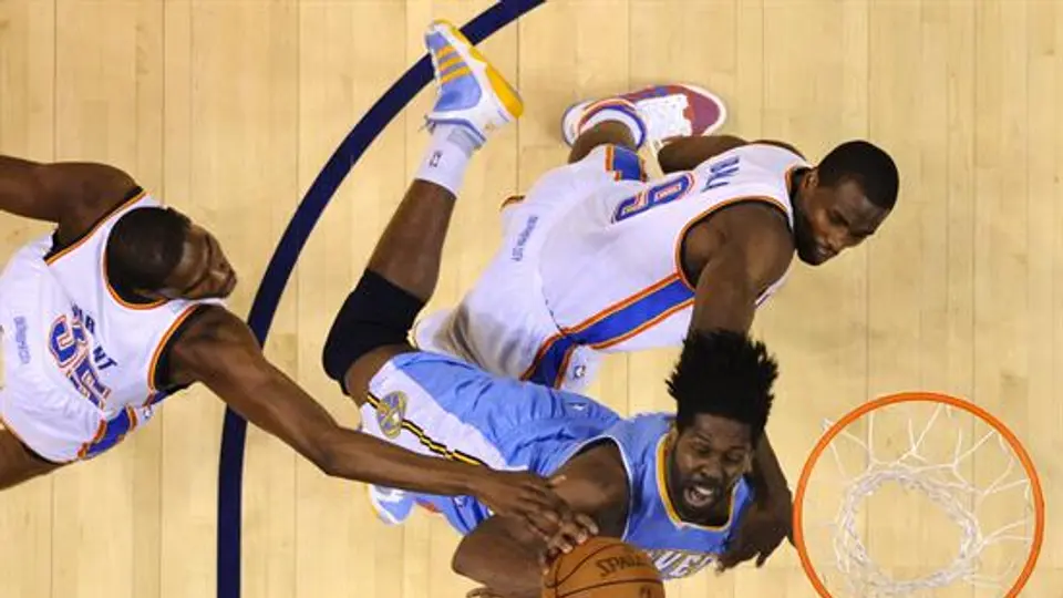 Thunder se impone a Nuggets en el segundo de la serie