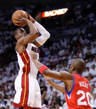 El Heat borra a los 76ers y ya está en Semifinales