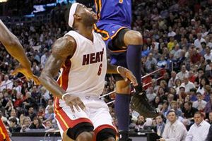 Carmelo Anthony guía triunfo de Knicks sobre el Heat