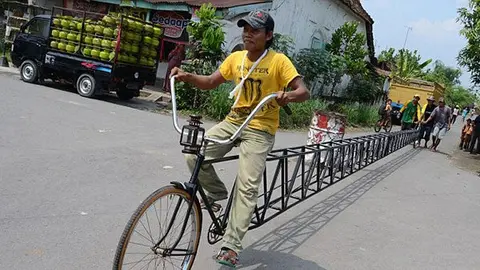Construyen bicicleta de 13 metros en Indonesia