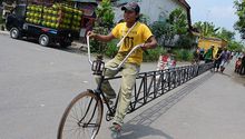 Construyen bicicleta de 13 metros en Indonesia