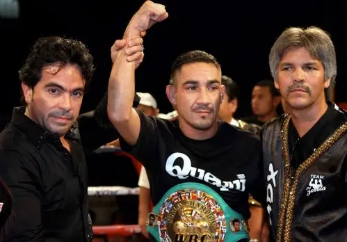 'Zorrita' Soto vence a Antillón por decisión y retiene título Ligero CMB
