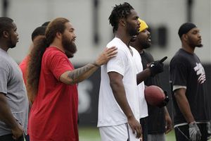 Jugadores de la NFL se alistan en caso de arreglo