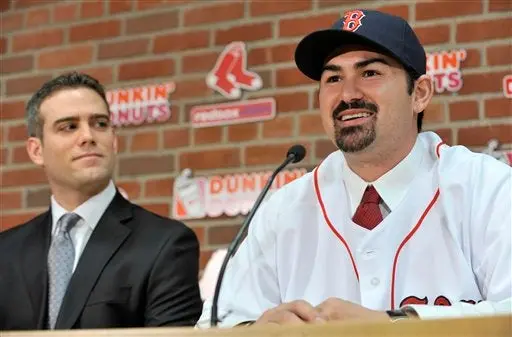 Adrián González, el mejor mexicano pagado en la historia