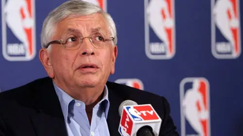 Comienzan negociaciones en la NBA sin éxito