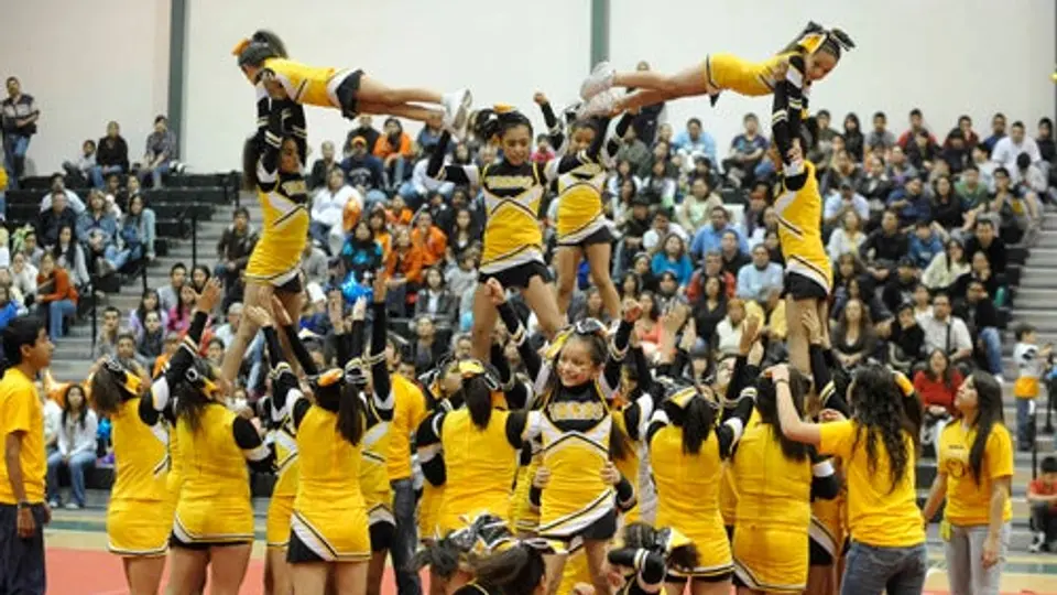 Brillan con acrobacias las nuevas Campeonas