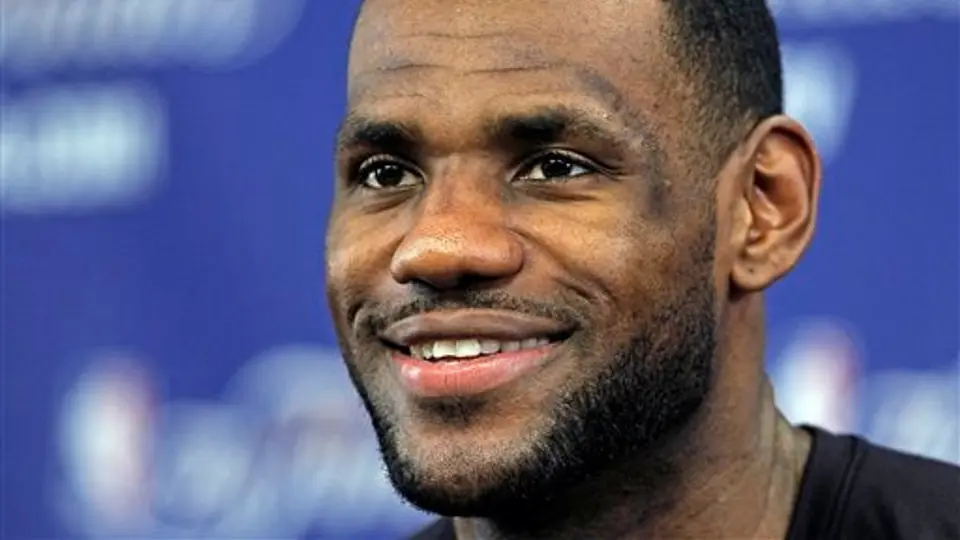 LeBron dice que ya es hora de avanzar en lo individual