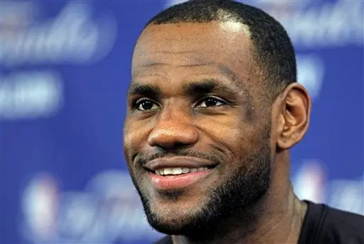 LeBron dice que ya es hora de avanzar en lo individual