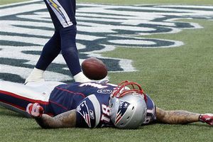 Aarón Hernández estaría dos semanas fuera por lesión