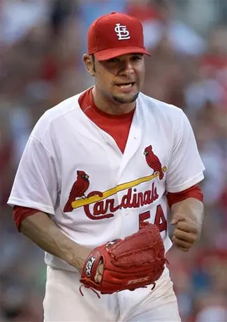 Cardenales extienden contrato a Jaime García
