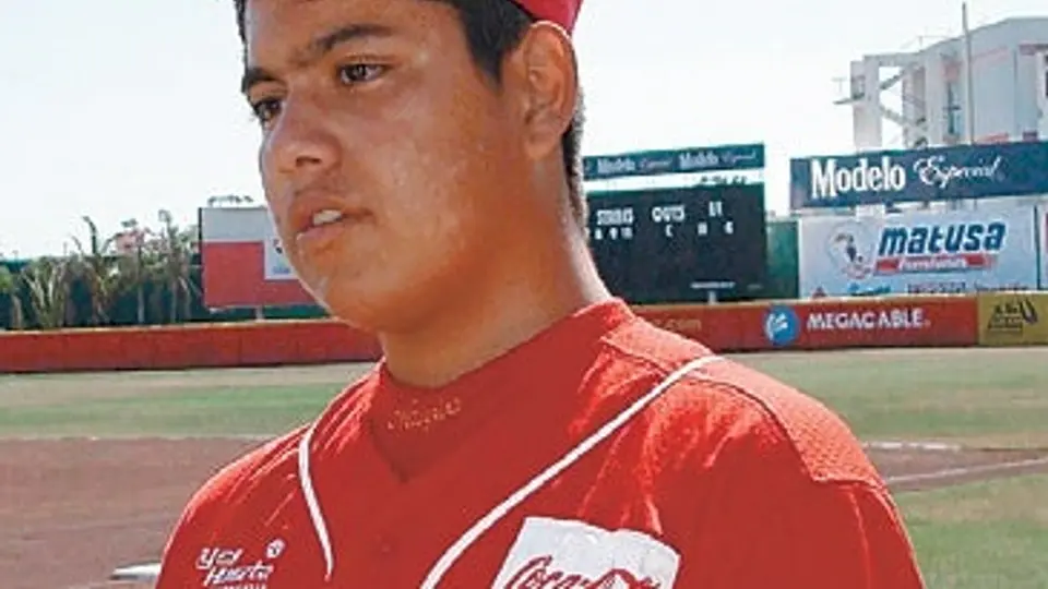 Corrigen técnica a Luis Heredia para evitar lesiones