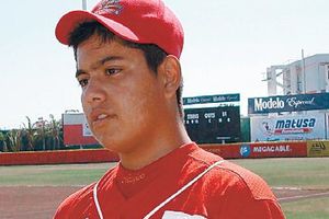 Corrigen técnica a Luis Heredia para evitar lesiones