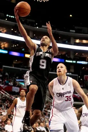 Spurs confirma paternidad y vence 97-88 a Clippers