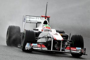 Checo termina en el lugar 13 durante la P2