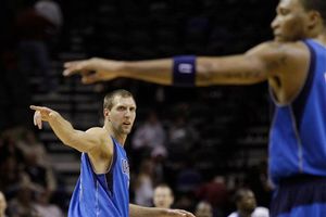 Ni con los 31 puntos de Ginóbili, Spurs puede con Mavericks