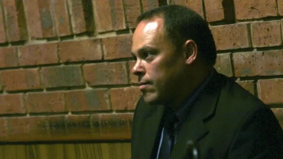 Investigador de caso Pistorius está bajo sospecha de asesinato