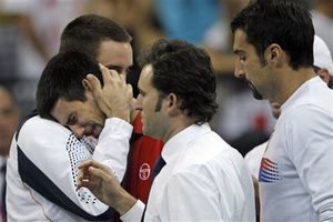 Djokovic se retira y Argentina avanza a la Final de Copa Davis