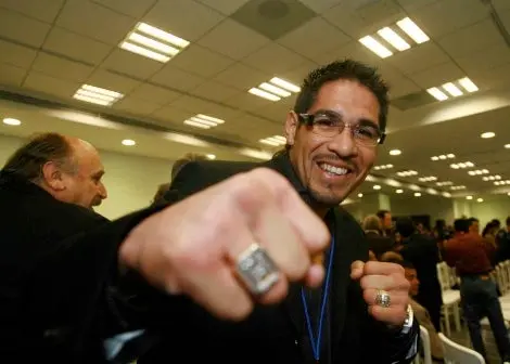 Margarito libra con éxito operación por fractura