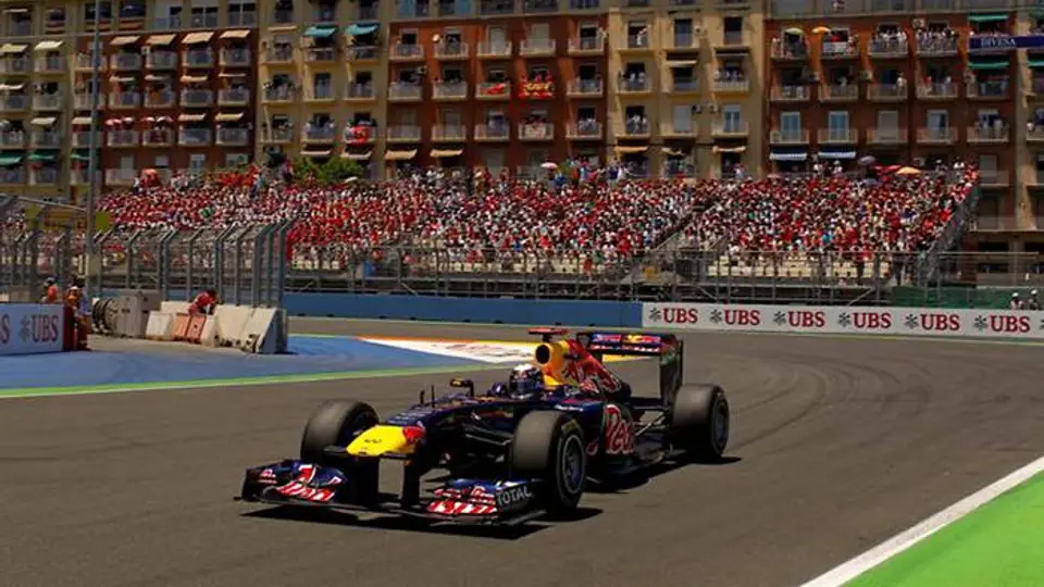 Vettel gana un gris GP de Europa; Checo fue 11