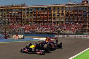 Vettel gana un gris GP de Europa; Checo fue 11