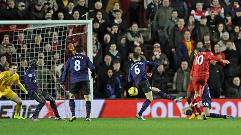 Southampton frena al Arsenal