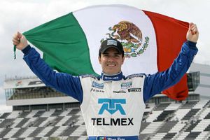 Reconoce Femadac a Rojas, Guti y Guerra con el Casco de Plata