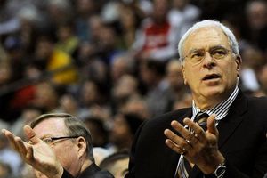 Tacha Van Gundy de "ignorantes" las críticas de Phil Jakson al Heat