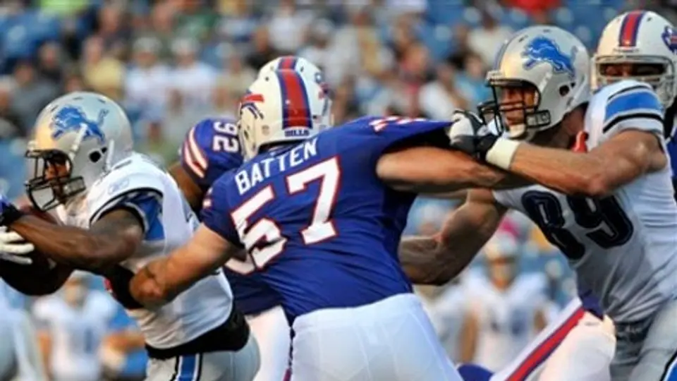 Detroit corona pretemporada perfecta al vencer a Bills