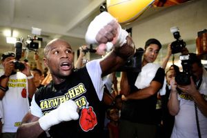 Mayweather pide a Pacquiao no darle más vueltas al antidoping