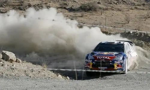 Piloto francés sufre accidente en el Rally de México