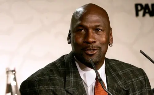 Michael Jordan es multado con 100 mil dólares