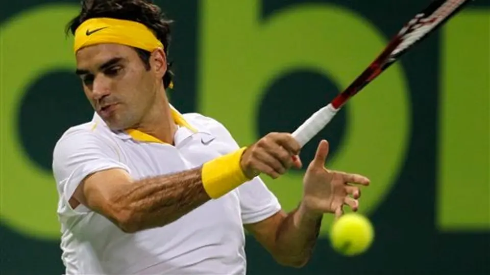 Federer vence a Tsonga y avanza a la Final en Qatar