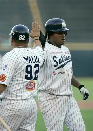 Sultanes acecha la Final de la Zona Norte
