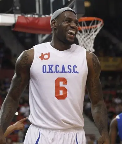 Ven a LeBron James en los Vaqueros de Dallas