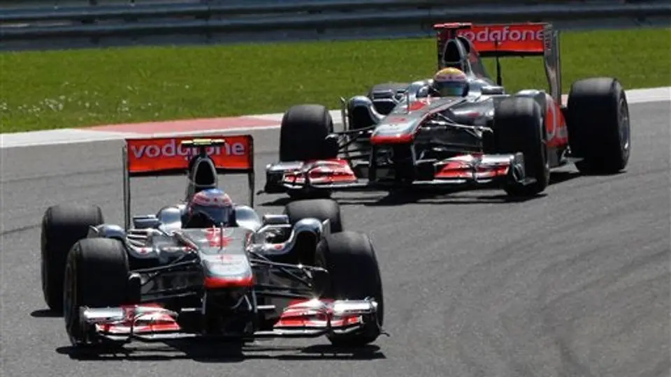 Amonestación para Hamilton, Button en el GP de España