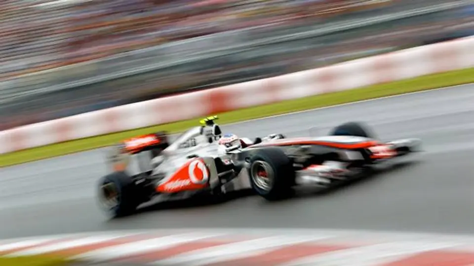 Button gana el GP de Canadá en la última vuelta