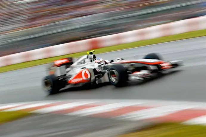 Button gana el GP de Canadá en la última vuelta