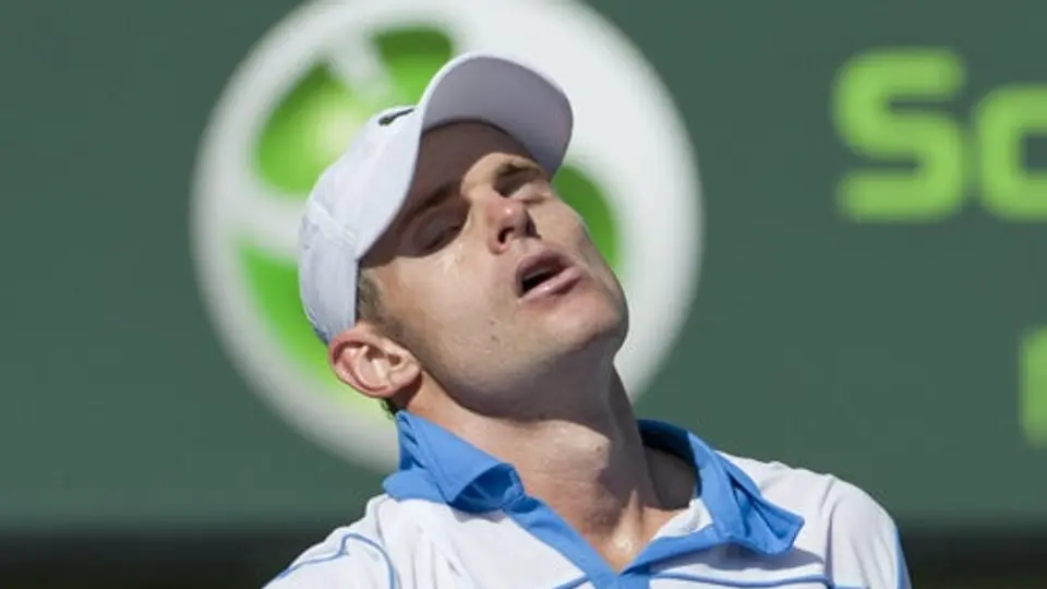 Cuevas elimina a Roddick; Federer iguala a Sampras